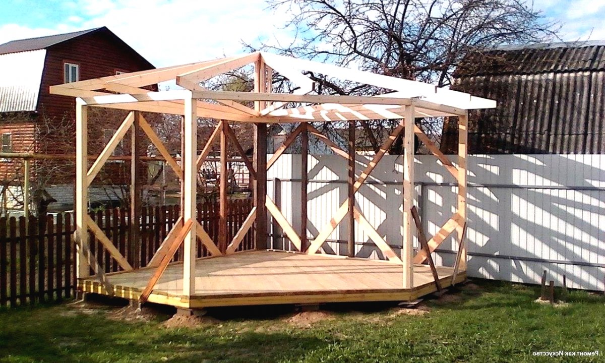 Угловая беседка из дерева - фото 2