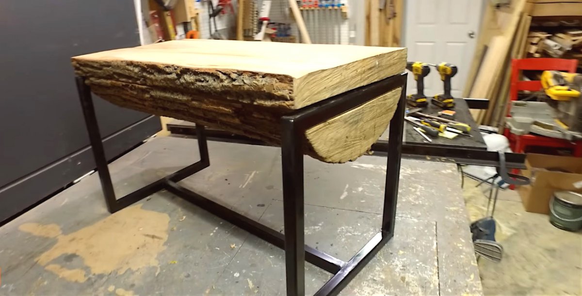 Как сделать скамью из бревна с местом для хранения - фото 29