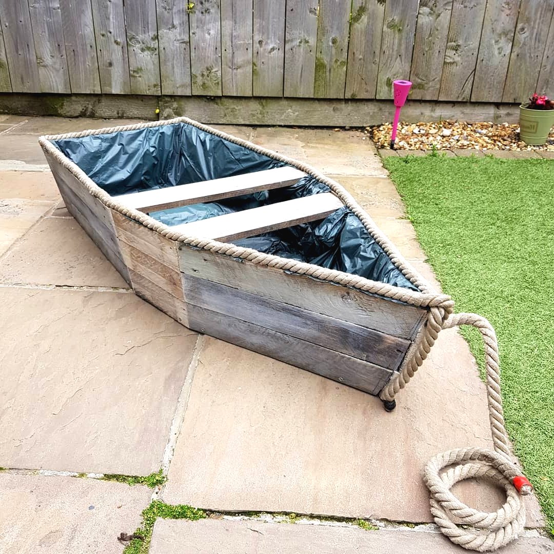 Интересная цветочная клумба - фото 2