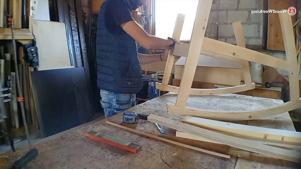 Деревянное кресло-качалка - фото 11