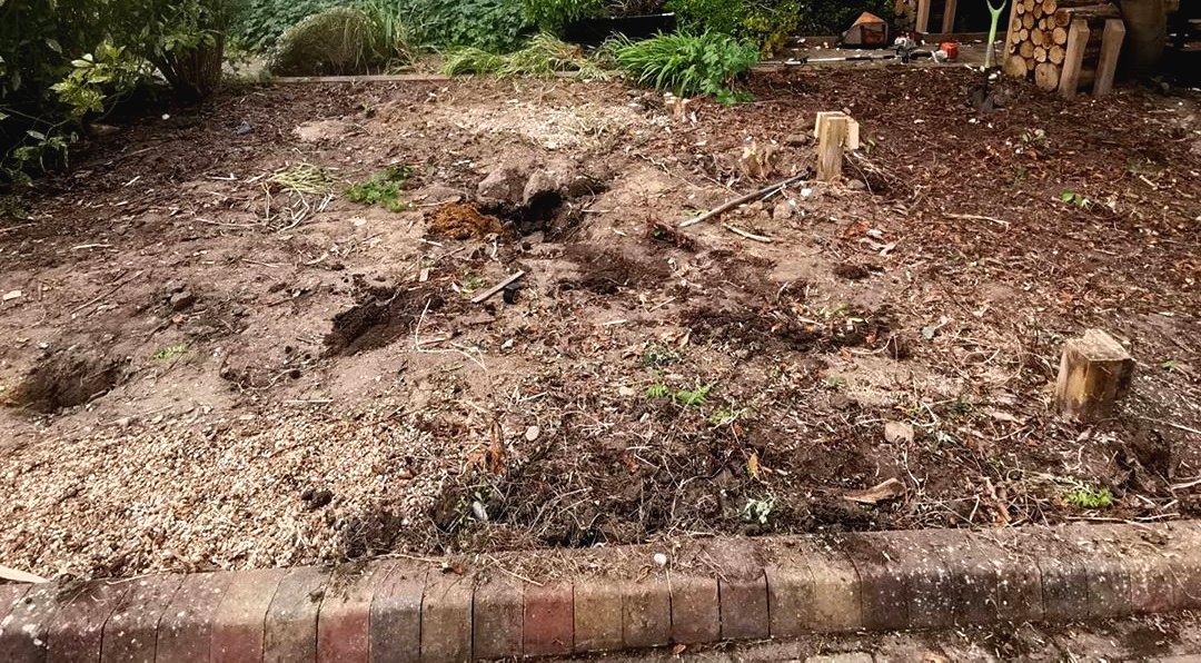 Необычное патио своими руками на даче - фото 3