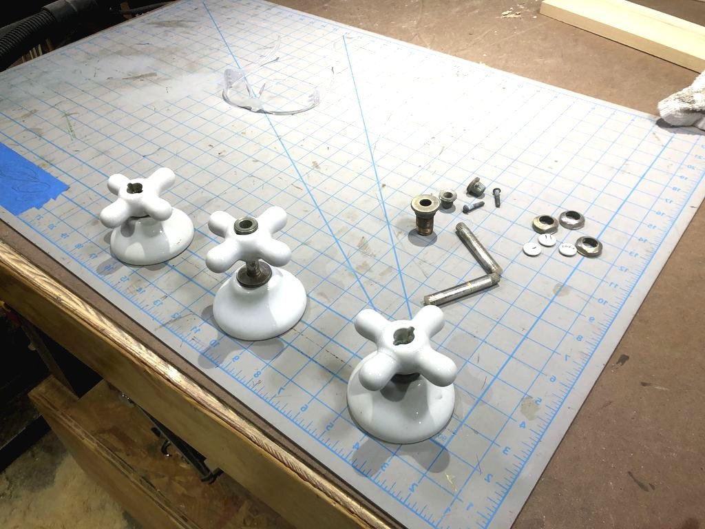 Необычные крючки из ручек смесителя - фото 5