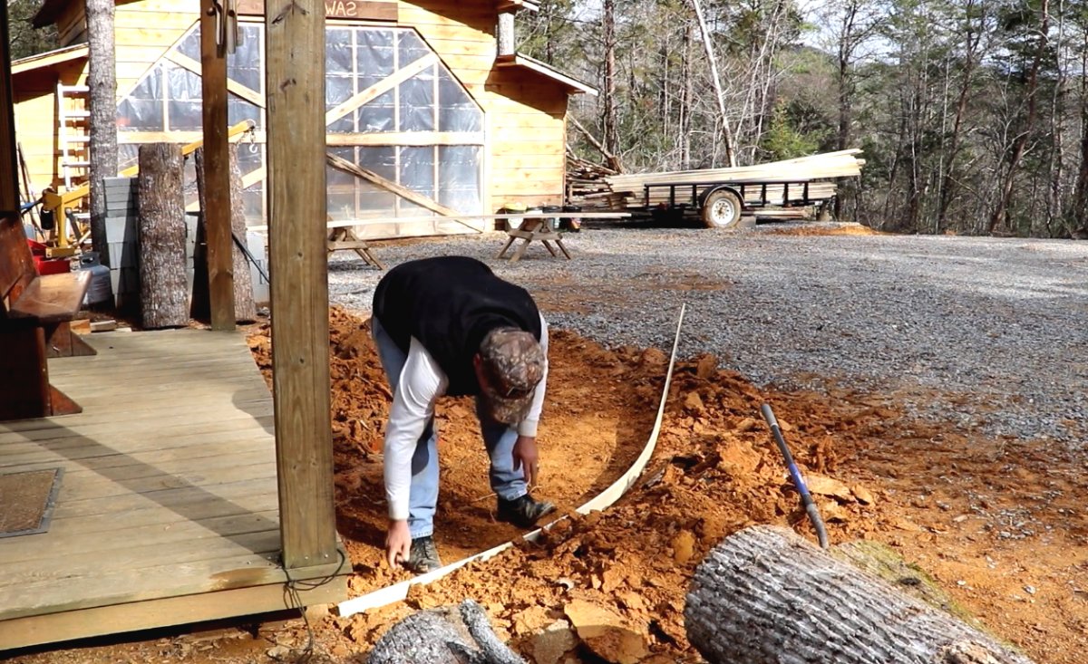 Садовая дорожка из спилов дерева - фото 4