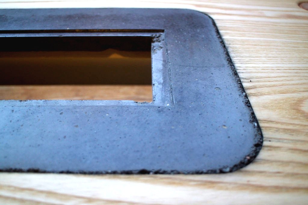 Столик с небольшим очагом в центре - фото 7