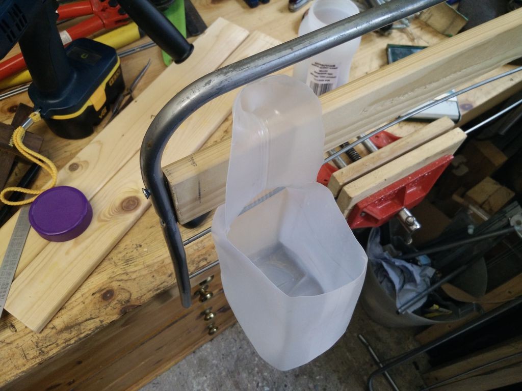 Подвесные горшки из пластиковых бутылок - фото 3