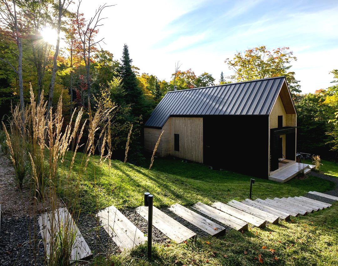 Каркасный дом с необычной террасой - фото 10