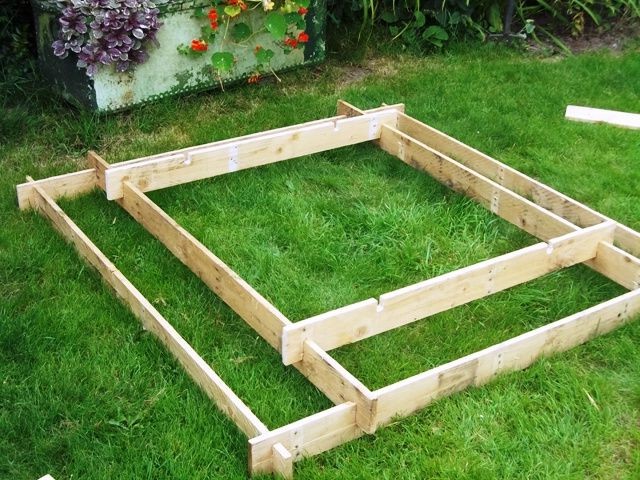 Клумба в форме пирамиды - фото 5