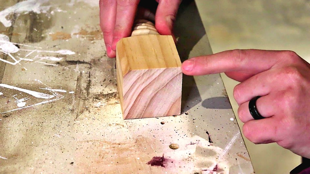 Настольная лампа из ножки стола - фото 4