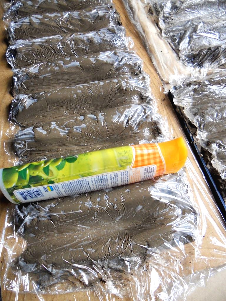 Клумба из цемента в форме лилии - фото 9