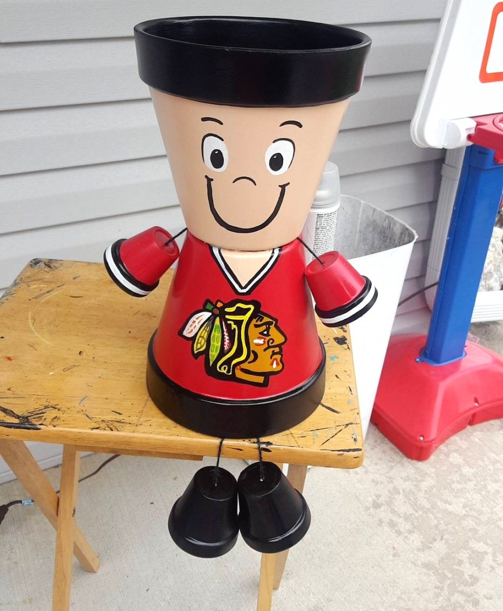 Необычные фигурки из цветочных горшков - фото 7