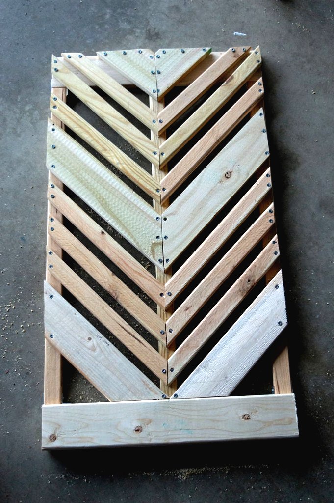 Оригинальное кресло из дерева - фото 16