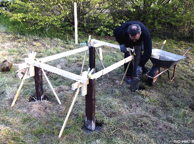 Небольшой деревянный домик - фото 4