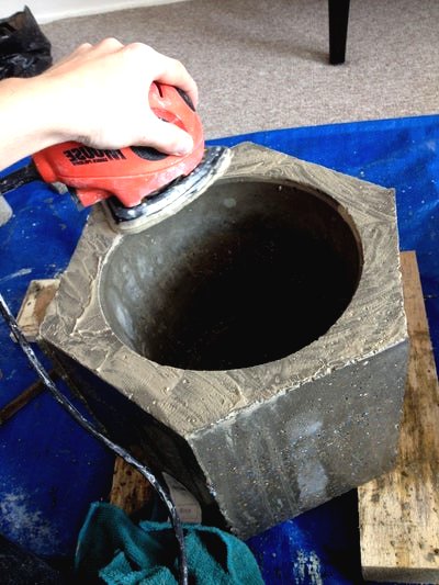 Шестигранный горшок из бетона - фото 9