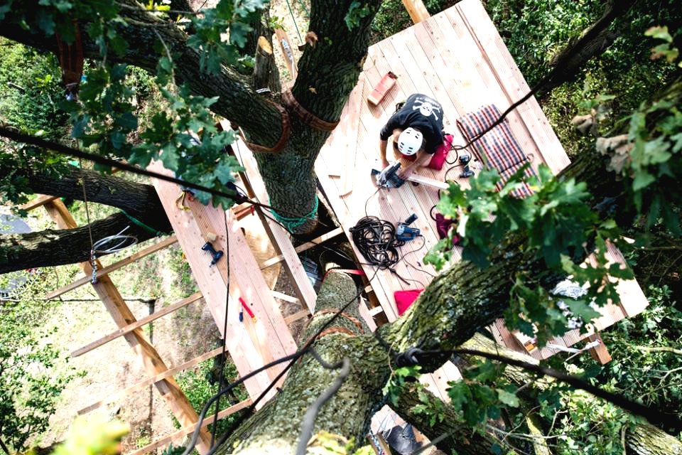 Оригинальный домик на дереве - фото 15