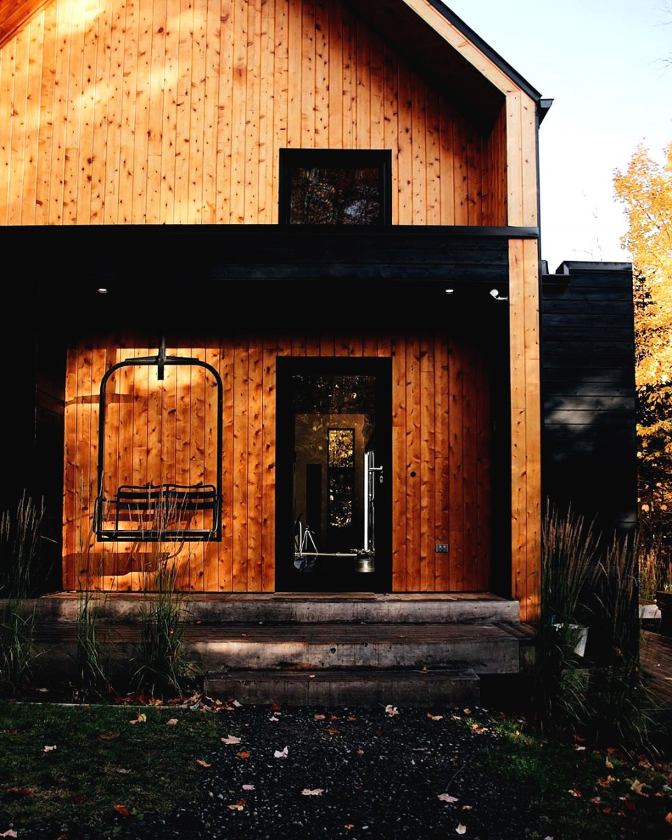 Каркасный дом с необычной террасой - фото 12