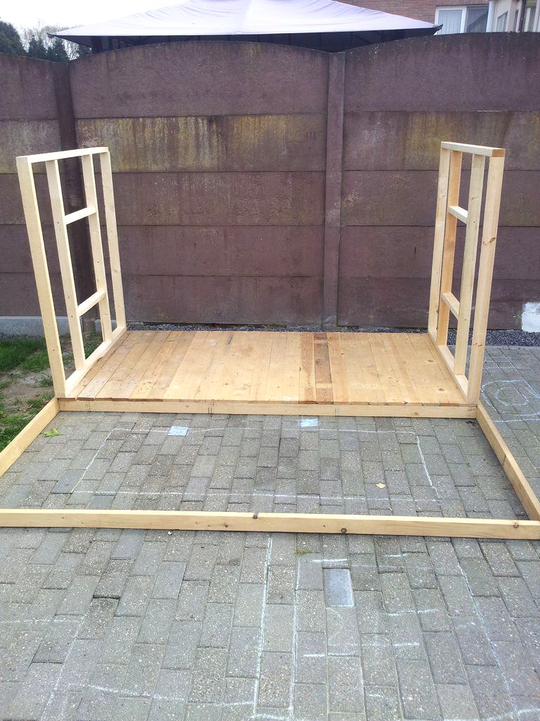 Игровой домик из поддонов - фото 4