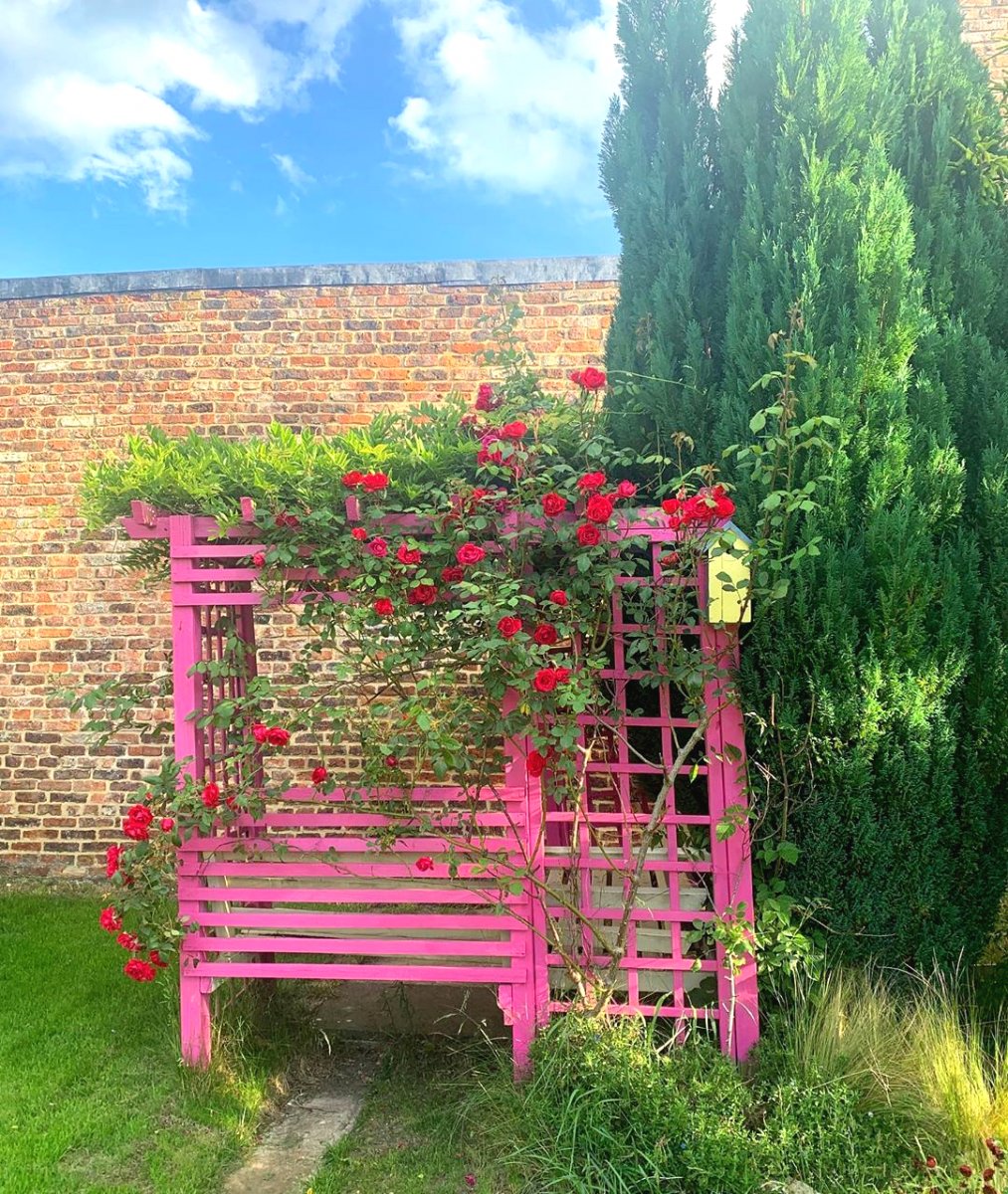 Беседка из деревянной решетки - фото 3