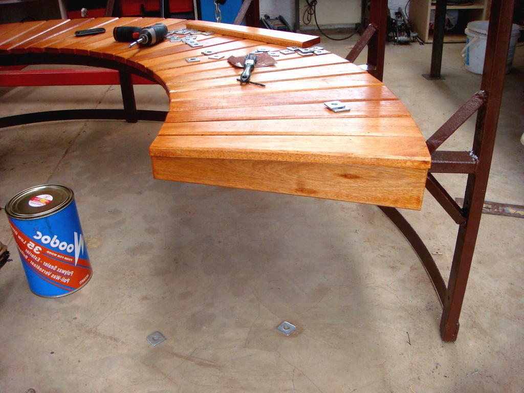 Необычная консольная скамья - фото 7