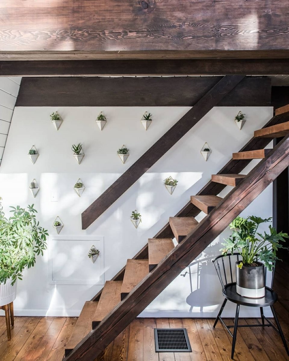 Двухэтажный дом с большими окнами - фото 5