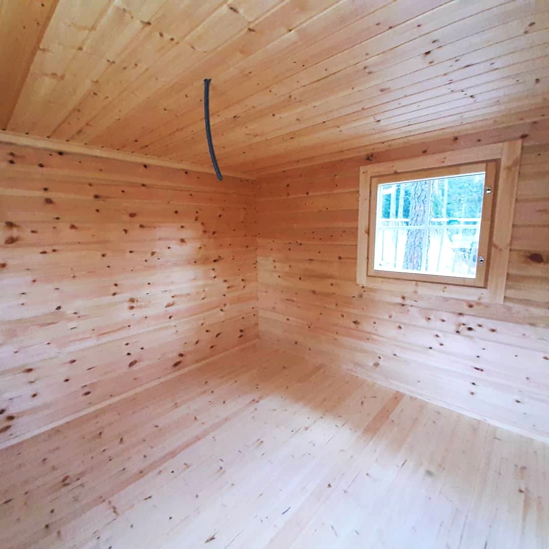 Необычный деревянный домик для дачи - фото 4