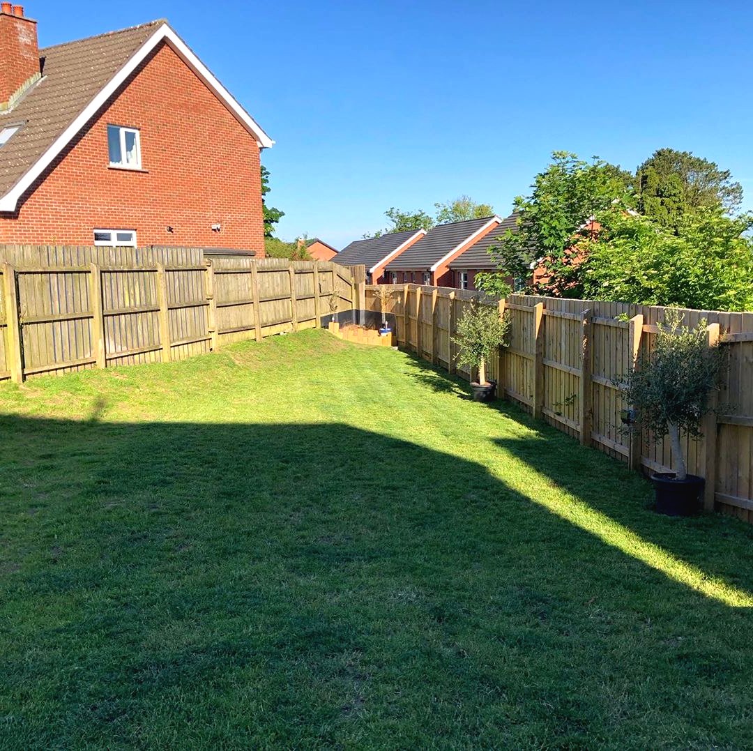 Интересная беседка из дерева - фото 2