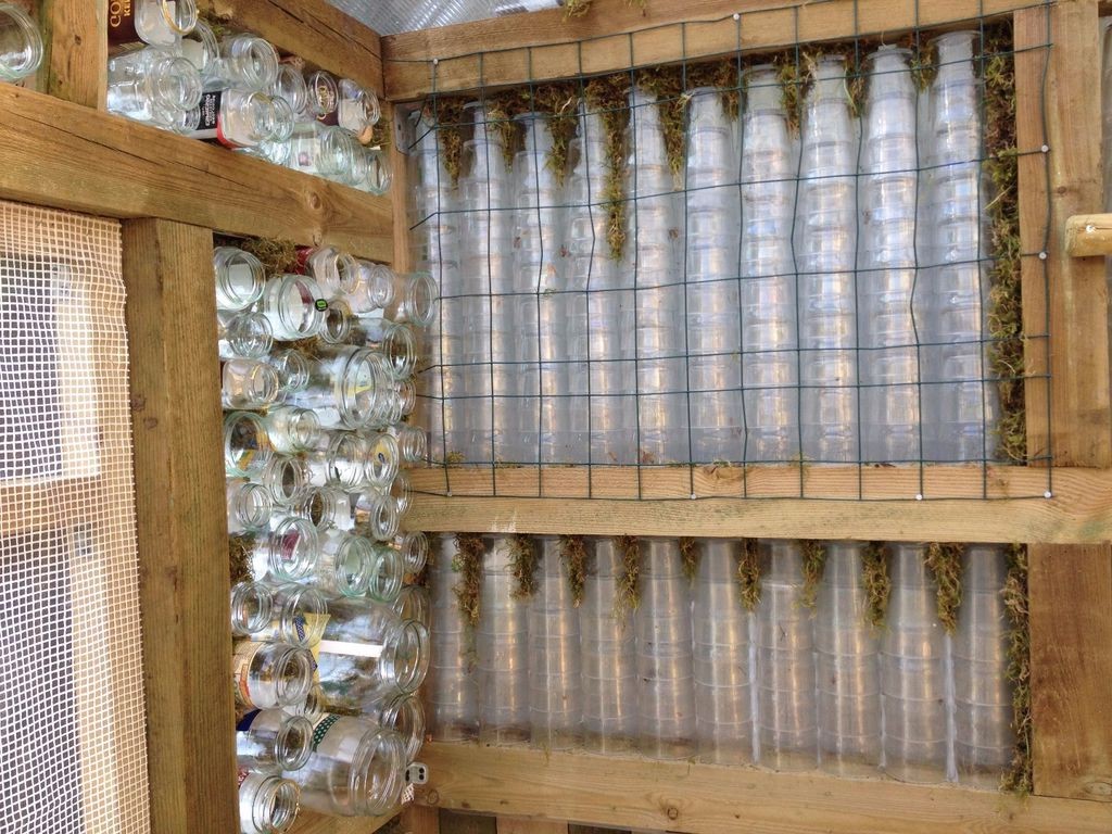 Теплица из стеклянных бутылок - фото 7