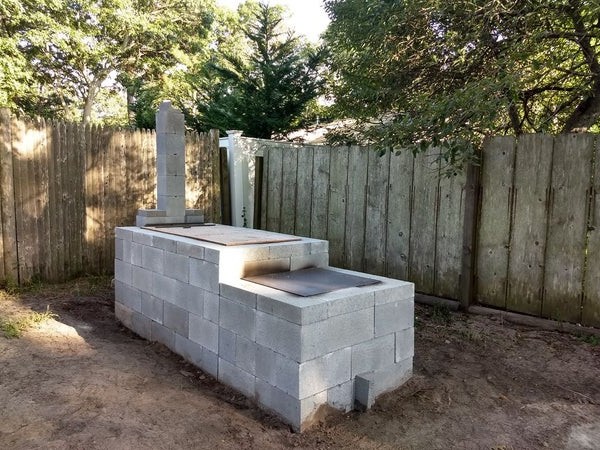 Оригинальная коптильня из шлакоблоков - фото 23