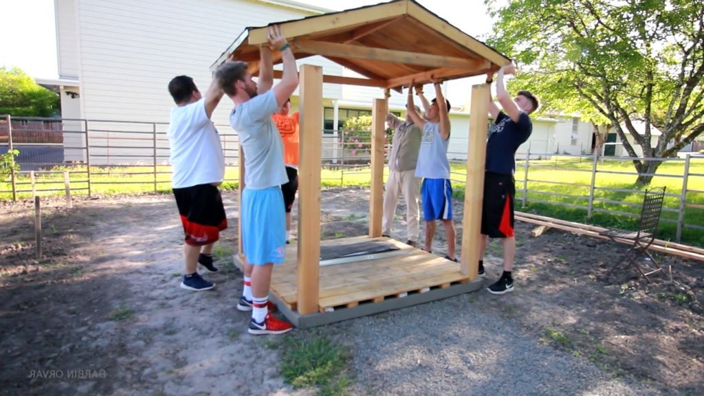 Уютная беседка с декоративной решеткой - фото 14