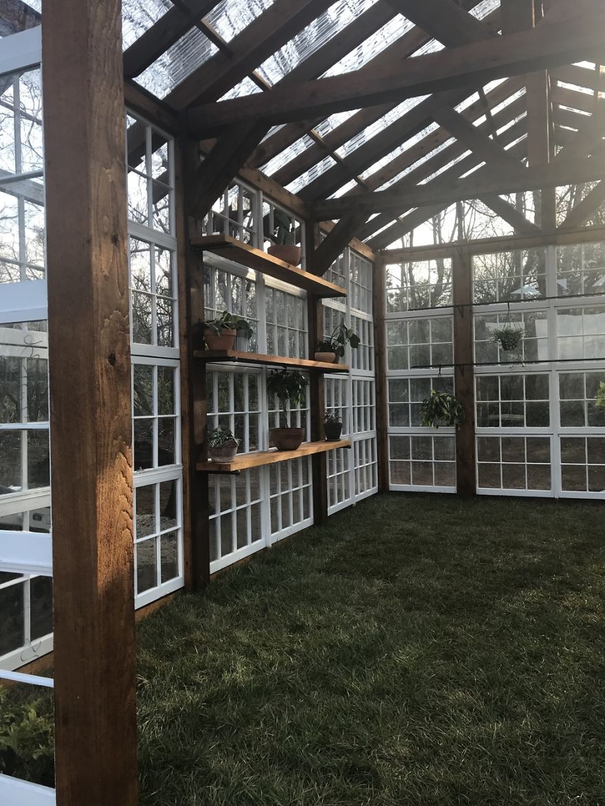 Удивительная оранжерея из старых окон - фото 22