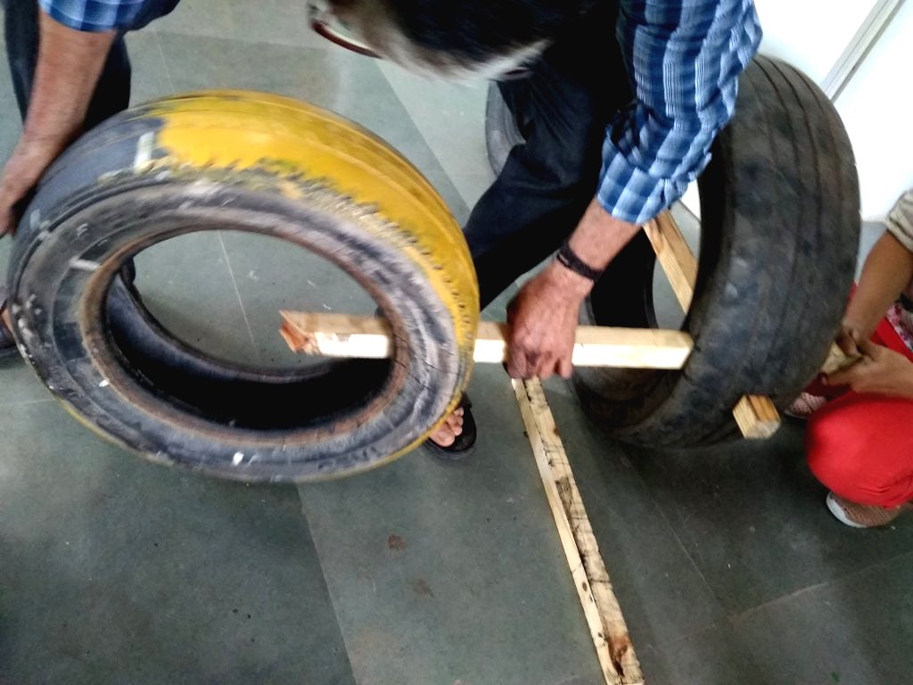 Скамья из автопокрышек - фото 6