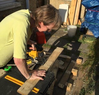 Грядка из поддонов - фото 3