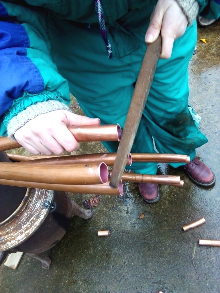 Как из пластикового бака смастерить горячую ванну - фото 14