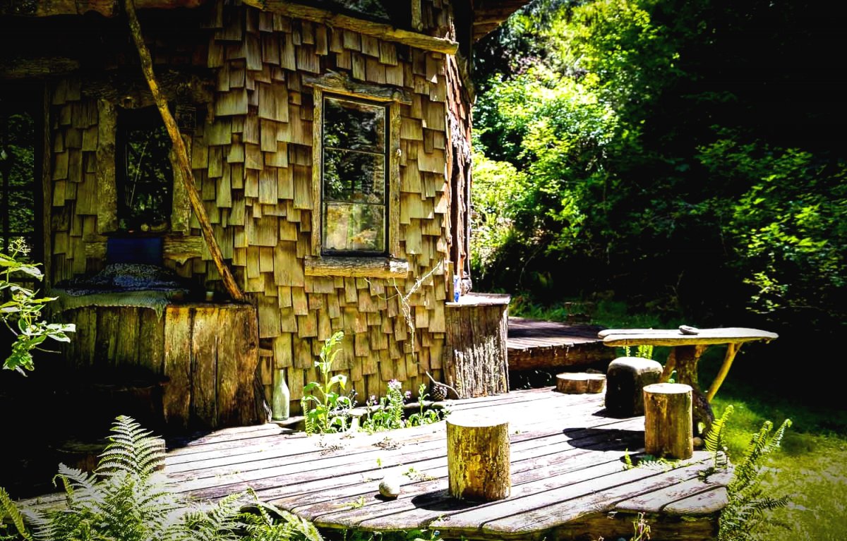 Оригинальный дом из дерева - фото 3