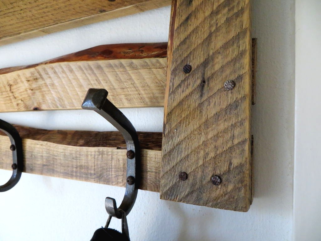 Вешалка из поддона - фото 3