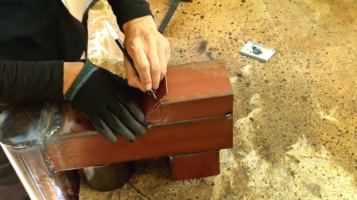 Небольшая печь с конфоркой и варочной плоскостью - фото 8