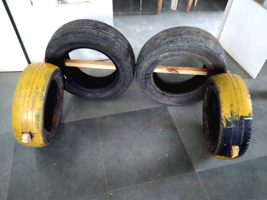 Скамья из автопокрышек - фото 7