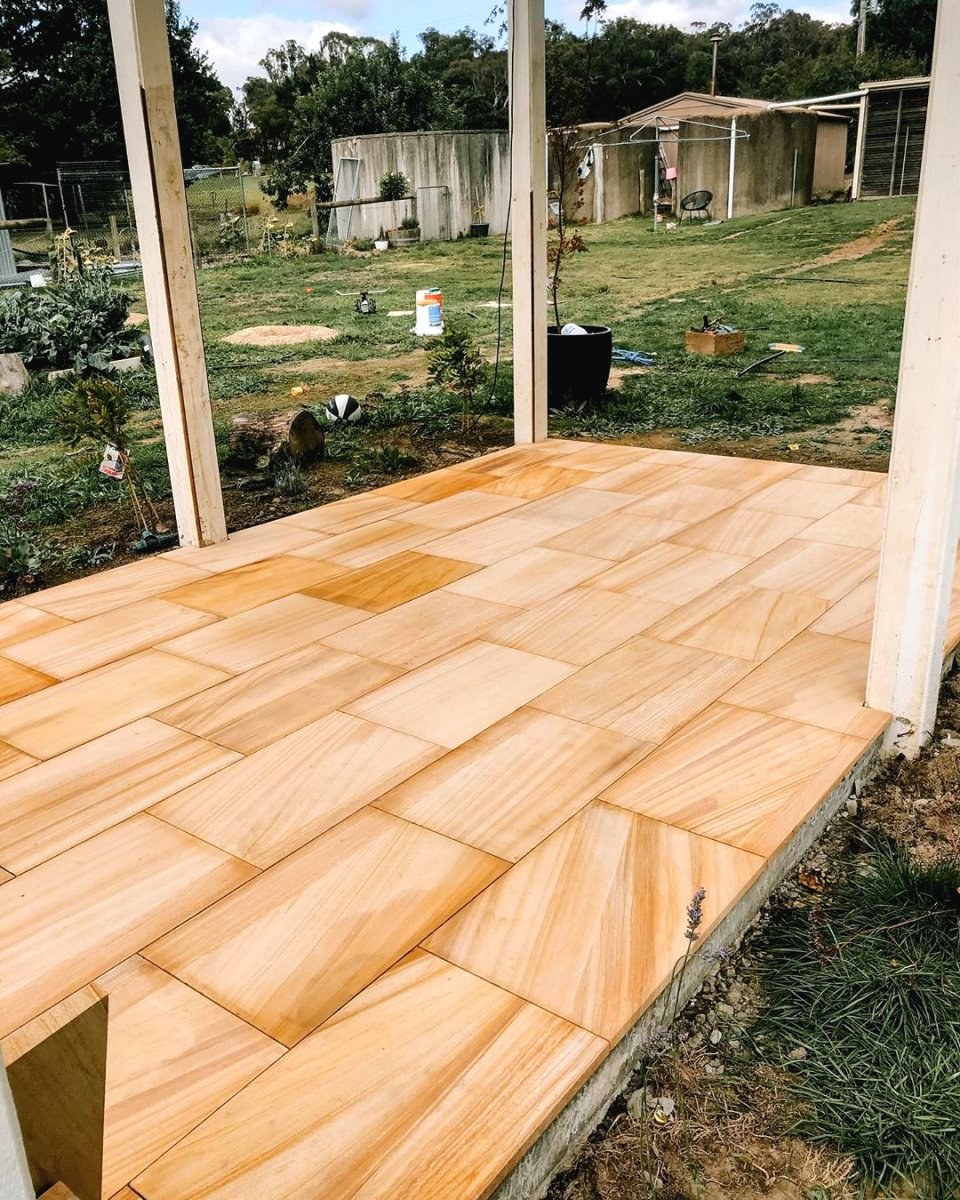 Красивая беседка из дерева для дачи - фото 12