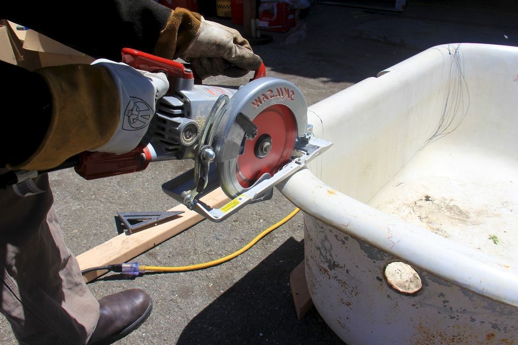 Оригинальная кушетка из старой ванны - фото 11