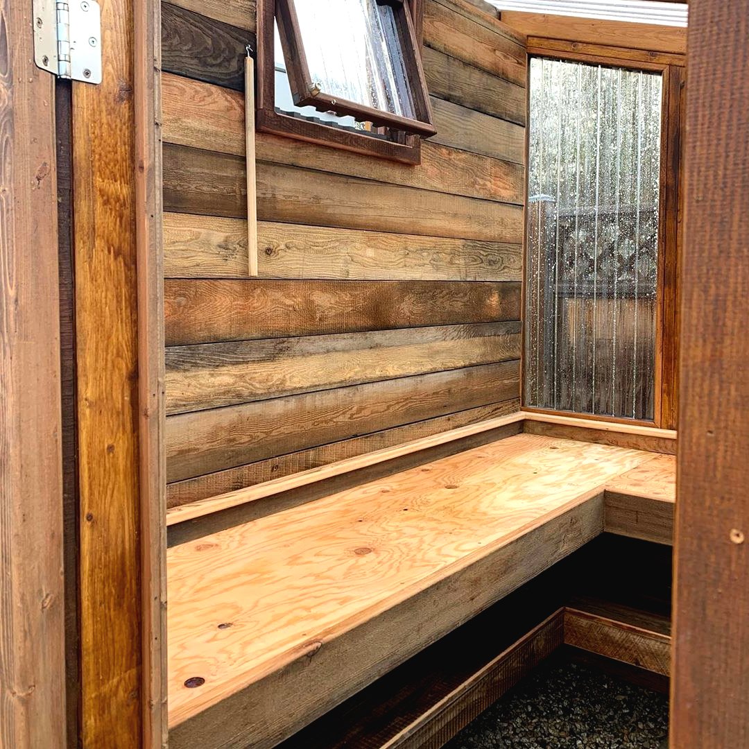 Как собрать небольшой парник из дерева - фото 10