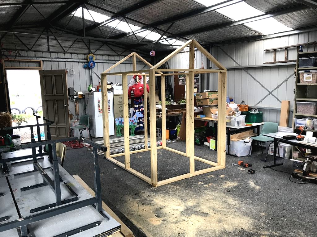 Теплица из пластиковых бутылок - фото 9