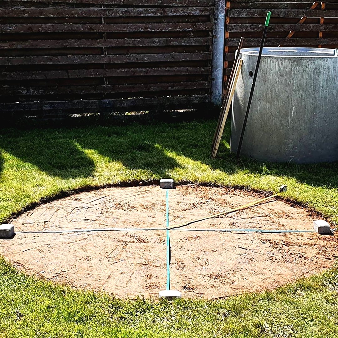 Как можно красиво оформить клумбу для цветов своими руками - фото 5