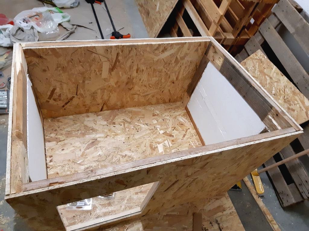 Будка из дерева - фото 10