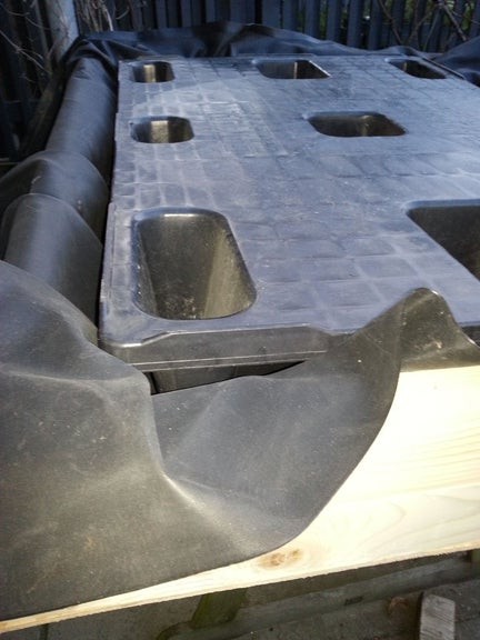 Мини-теплица с системой природного полива - фото 5