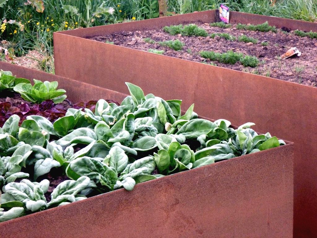 Высокие грядки из металлических листов - фото 3