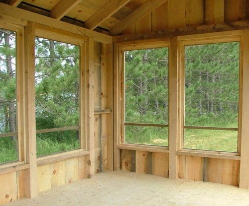 Интересная закрытая беседка - фото 4