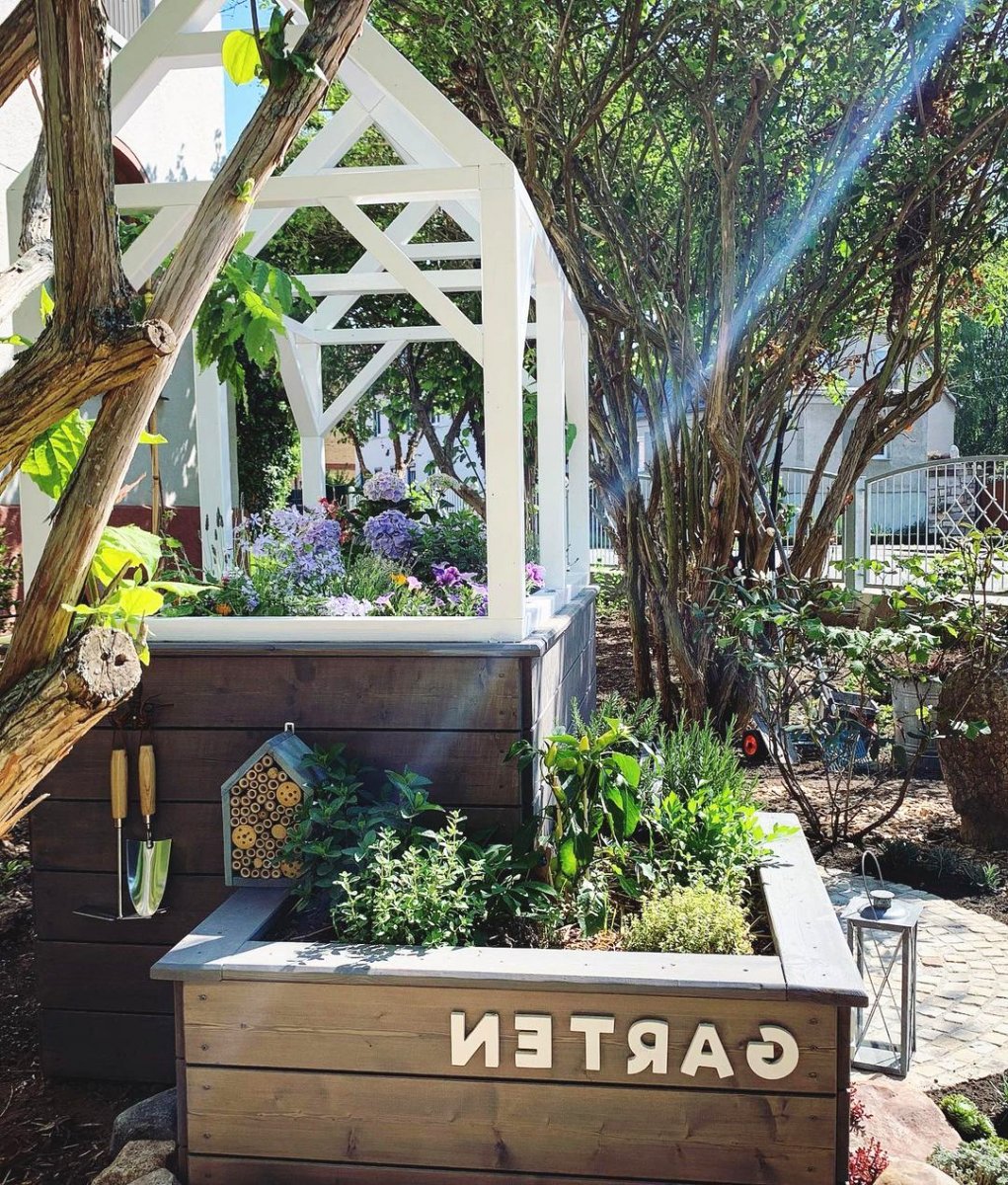 Очень красивая клумба для выращивания цветов - фото 20