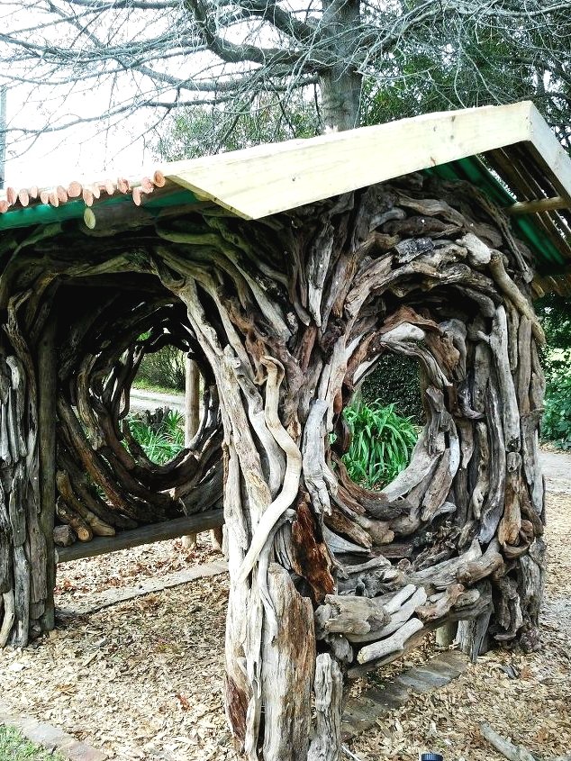 Интересная беседка из каряг - фото 6