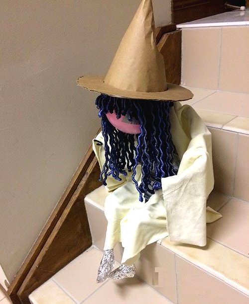 Оригинальная ведьма из бетона - фото 10