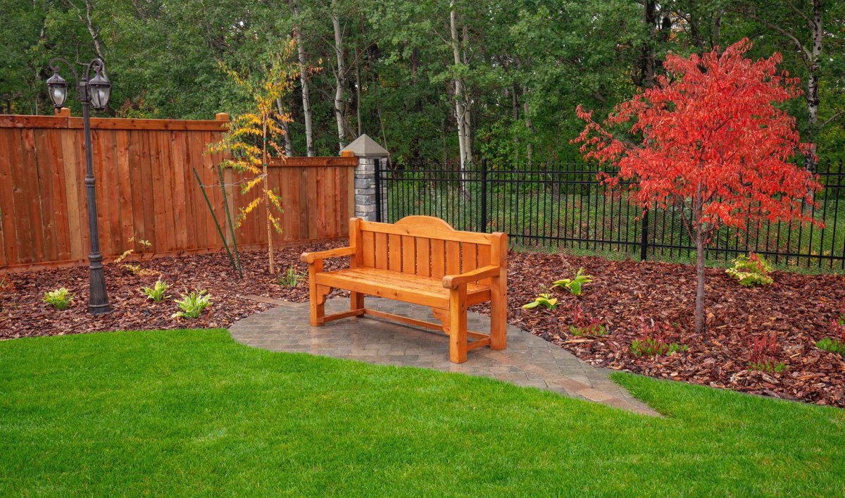 Ландшафтный дизайн участка перед домом - фото 10