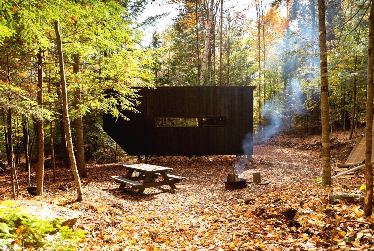 Маленький домик на колесах для дачи - фото 10